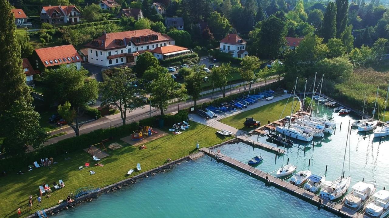 Aquilo Hotel Panorama Tihany Buitenkant foto