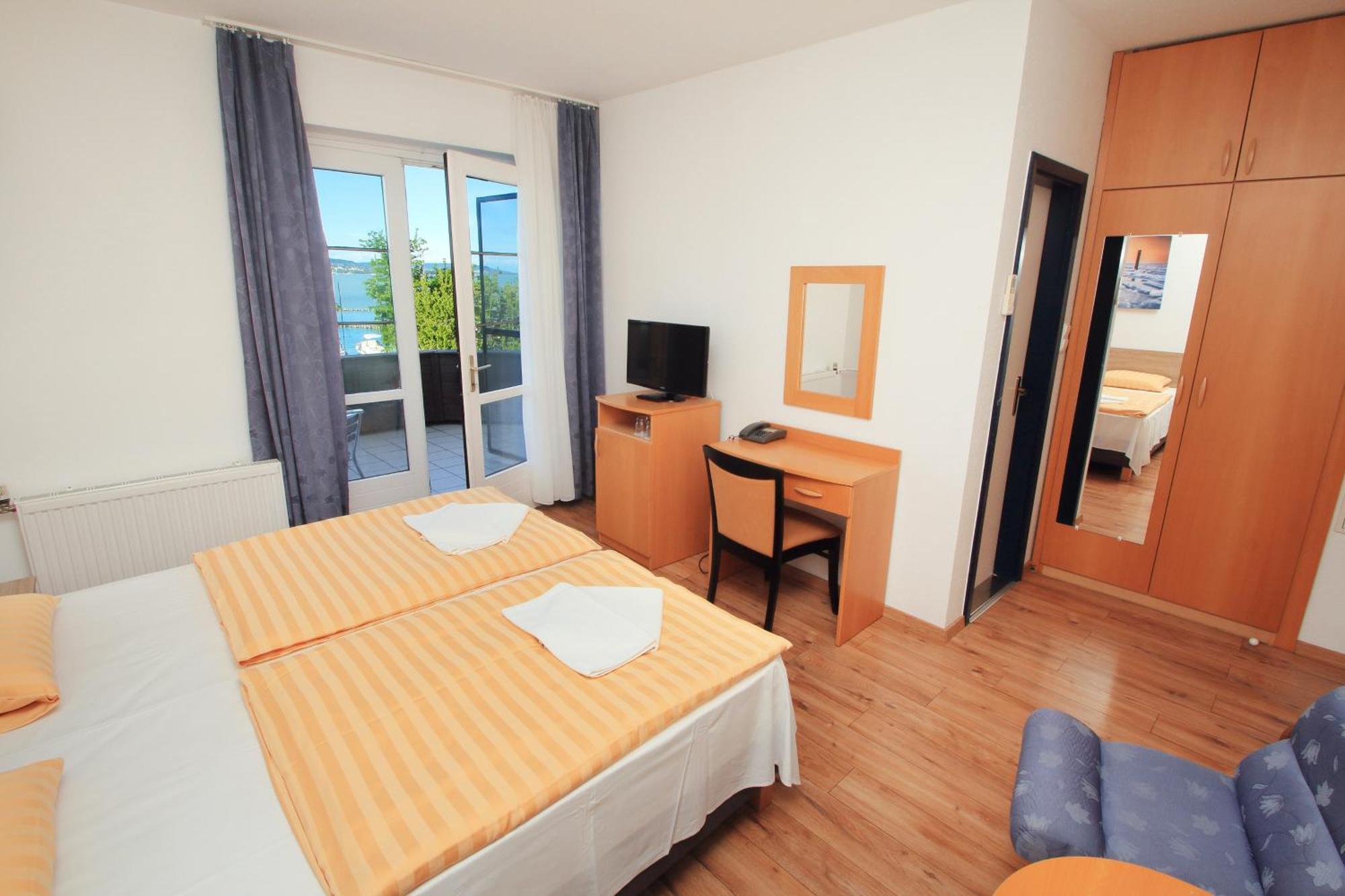 Aquilo Hotel Panorama Tihany Buitenkant foto