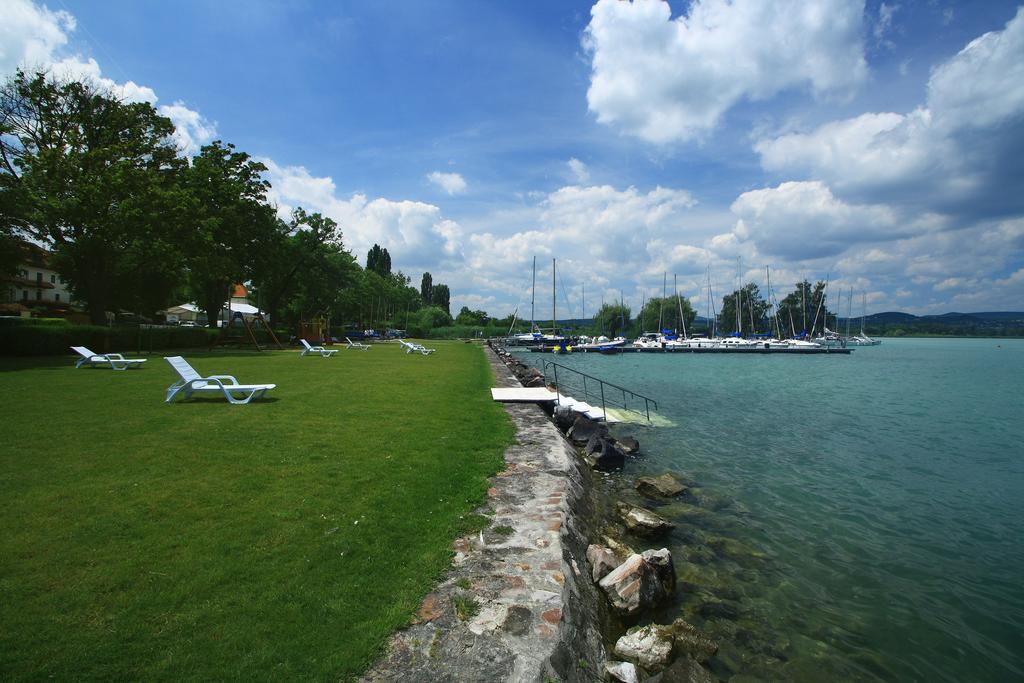 Aquilo Hotel Panorama Tihany Buitenkant foto