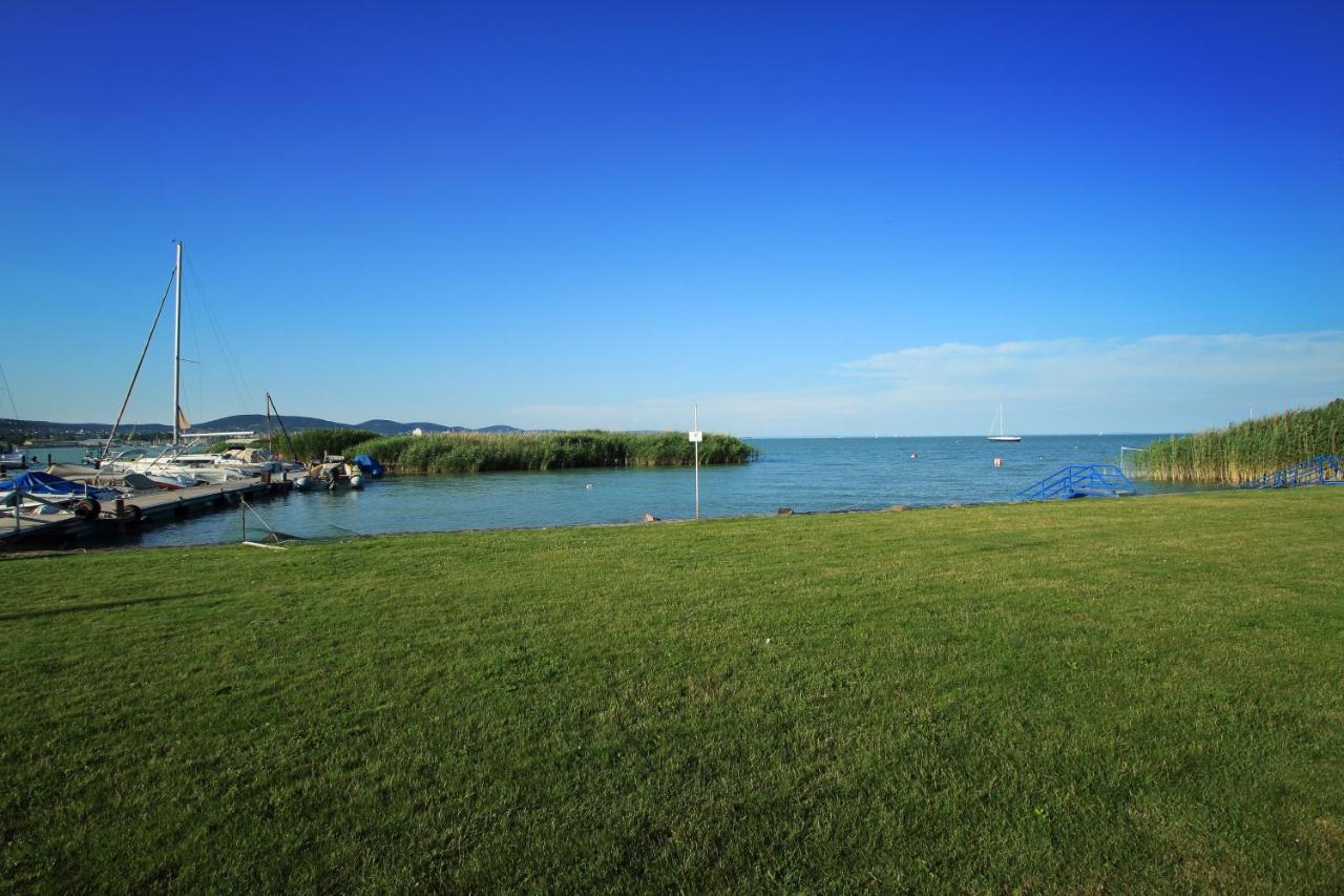 Aquilo Hotel Panorama Tihany Buitenkant foto