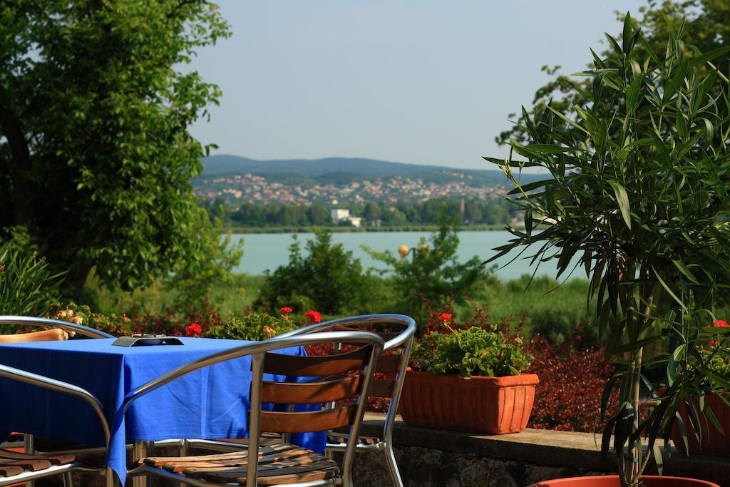 Aquilo Hotel Panorama Tihany Buitenkant foto