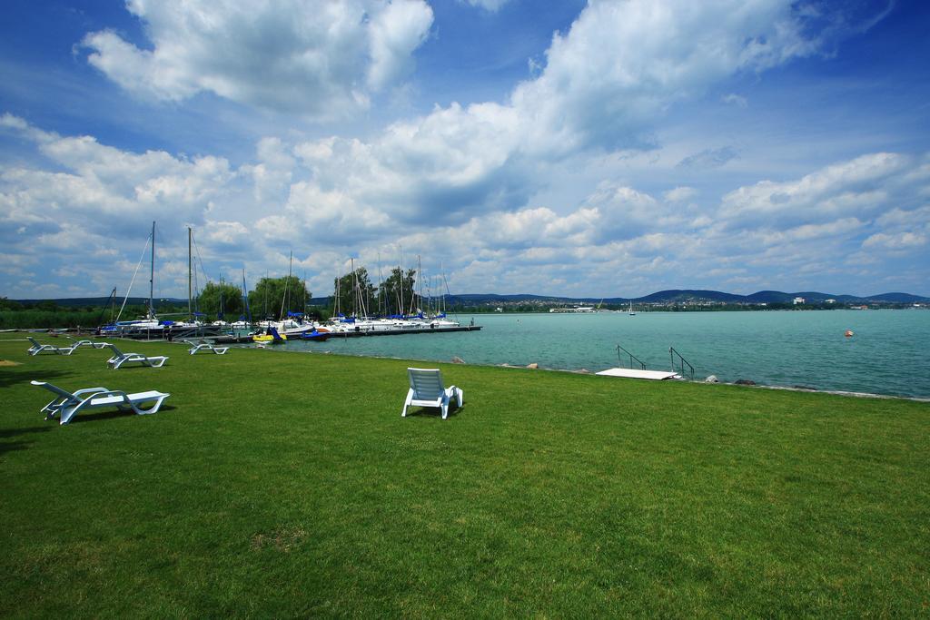 Aquilo Hotel Panorama Tihany Buitenkant foto