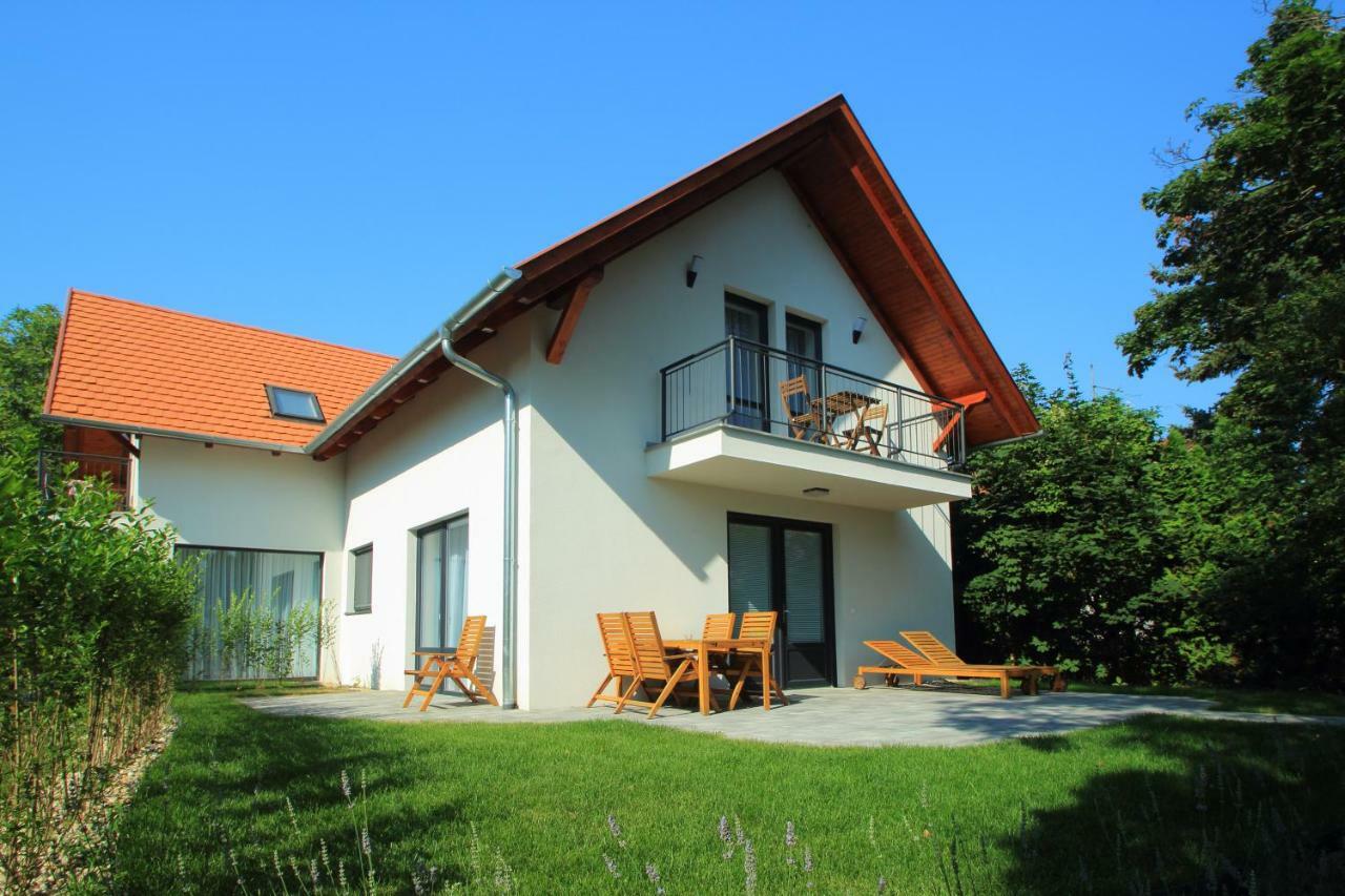 Aquilo Hotel Panorama Tihany Buitenkant foto